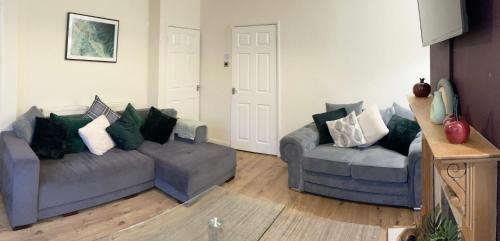 Long Eaton House | Long Eaton house sleeps 6 & double sofabed