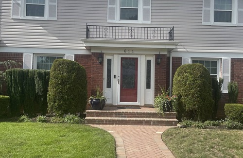 Baldwin House | Long Island Family Friendly w/hot tub 15 min from the Beach!