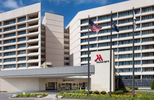 East Garden City Hotel | Long Island Marriott Hotel