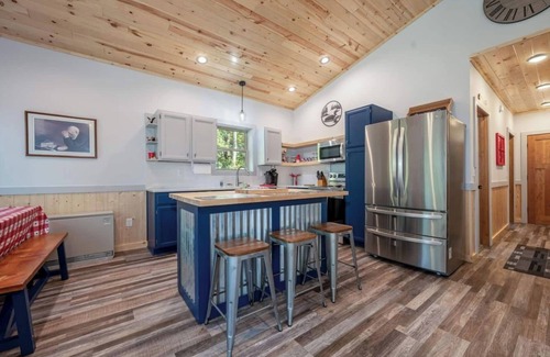 Cohasset Cabin | Long Lake Lookout - Two Bedroom, Two Bathroom, Private Lakefront Cabin in the Northwoods MN