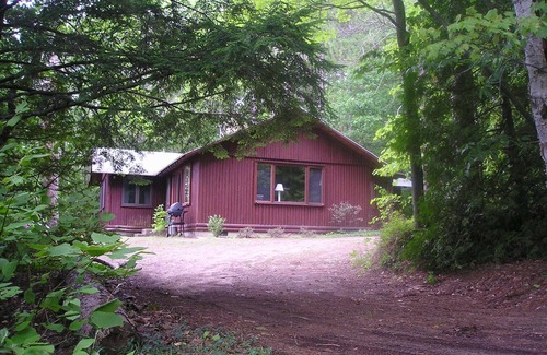 Traverse City House | Long Lake Waterfront Cottage