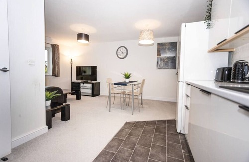 Swindon Apartment | Long Stay Discount*Contractors*