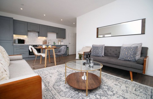 Pontcanna Apartment | Long Stay Offer - The North - 3 Bed Flat w/Parking