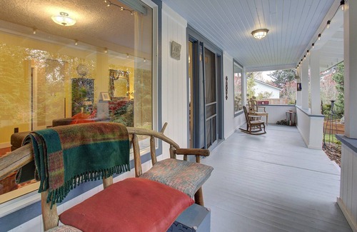 Pleasant Valley Apartment | Long Term Discounts in Historic Home!