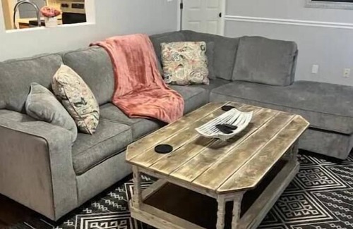 Powell House | Long Term N. Knoxville/Powell Quiet Corp Rental