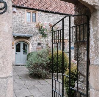 Shepton Mallet Bed & Breakfast | Longbridge House
