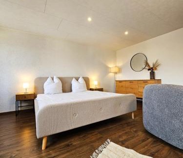 Longkamp Apartment | Longkamp Living Stilvolle Ferienwohnungen nahe Bernkastel-Kues, Disneyplus, Netflix, großer TV & Parkplatz