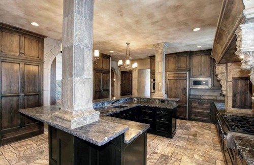 Auburn House | Longview Chateau Estate