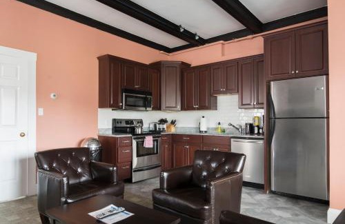 Coolidge Corner South Side Hotel | Longwood Inn