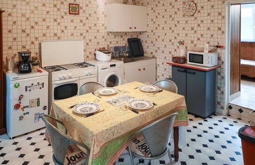 Plougoulm House | Look forward to a relaxing vacation in this vacation home not far from the sea.