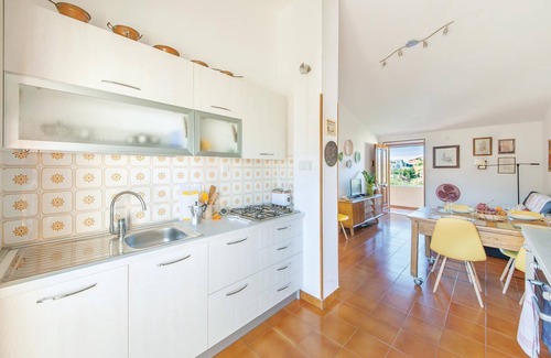Lu Bagnu Apartment | Look forward to a wonderful time out by the sea in this attractive vacation apartment.