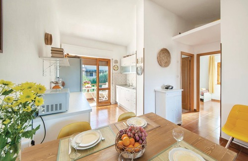 Lu Bagnu Apartment | Look forward to a wonderful time out by the sea in this attractive vacation apartment.
