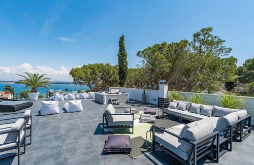 Tkon House | Look forward to this dreamlike villa with sea view, which leaves nothing to be desired!