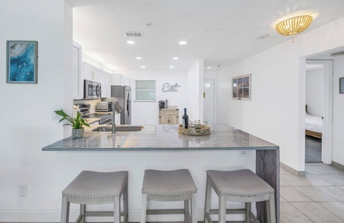 Madeira Beach Condo | Look no further! Beachfront Condo in Paradise, Short walk to John's Pass.