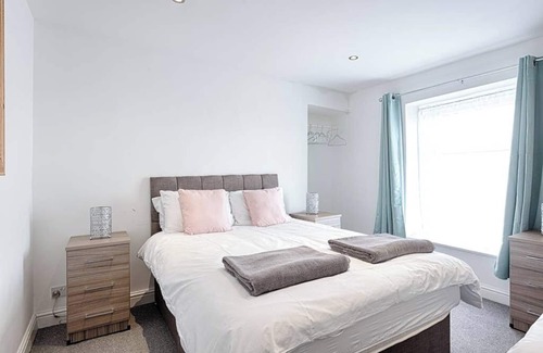 Margam Apartment | LOOK NO FURTHER Great Space
