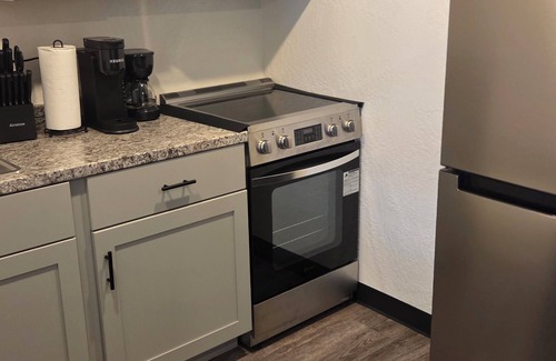 Green River Apartment | Looking for a quiet, cozy escape in the heart of historic Green River, WY? Our 1 bed/1 bath Airbnb offers the perfect blend of charm and comfort — just steps away from the scenic beauty and local history that make this town so special.