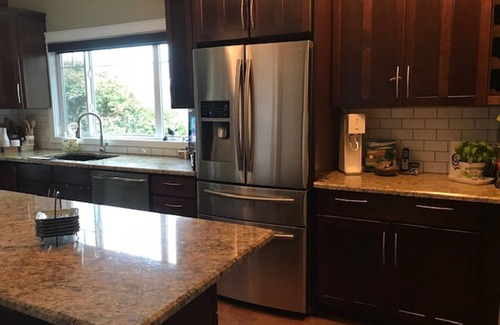 Vernon House | Looking for a spectacular stay in the Okanagan at your own 'mini resort'?!n