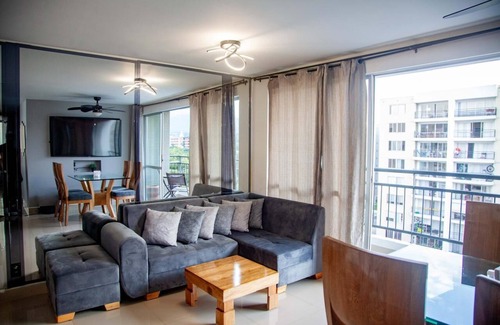 Cali Apartment | looking for inspiration?relax?peace?Use this space for you and family.