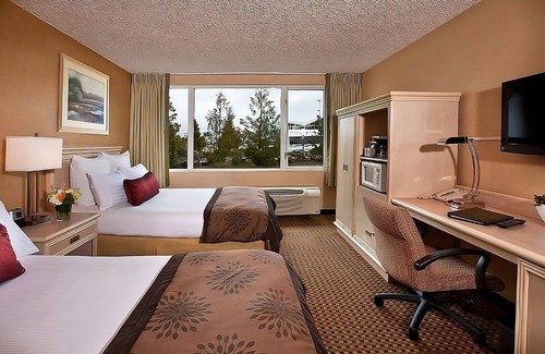 SeaTac Hotel | Looking for Quick Overnight? Free Airport Shuttle to SeaTac Airpt! Breakfast
