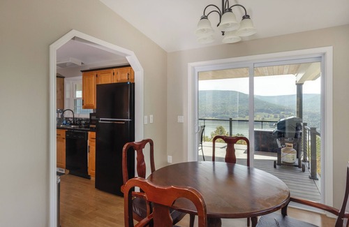 Mainesburg House | Lookout at the Lake-Overlooks Hammond Lake