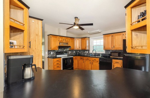 Mainesburg House | Lookout at the Lake-Overlooks Hammond Lake