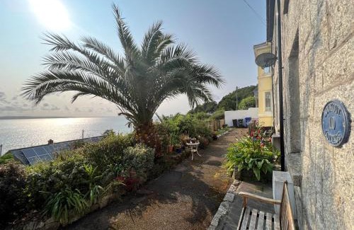 Newlyn House | Lookout Cottage