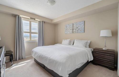 East Kootenay Apartment | Lookout Pointe, Lakeview, Pool, Hot Tub, Gym
