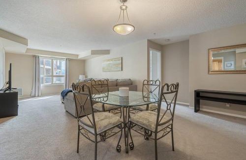 East Kootenay Apartment | Lookout Pointe, Lakeview, Pool, Hot Tub, Gym