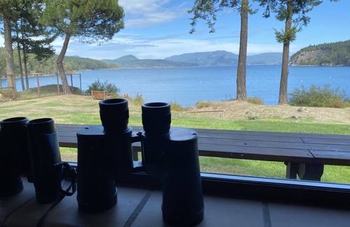 Lopez Island House | Lopez Island Beachfront Sanctuary - Hot-tub - Amenities