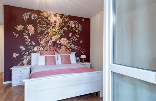 Albate Apartment | Lora flowers Suite, free parking,self check in, 5