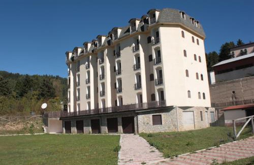 Lorica Apartment | Lorica Apartment Residence LagoSila