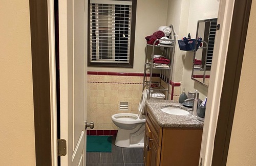 View Park-Windsor Hills House | Los Angeles Windsor Hills - economy Room available in house 70/night+fees