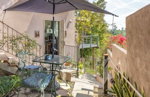Los Angeles Apartment | Los Angeles Retreat WiFi, AC close to Keck and Pasadena Monthly only