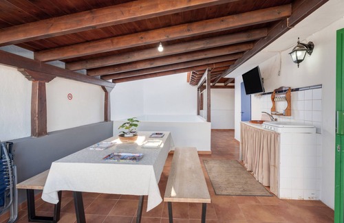 Alcala Apartment | 'Los Charquitos' with Shared Terrace and Wi-Fi