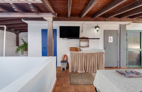 Alcala Apartment | 'Los Charquitos' with Shared Terrace and Wi-Fi