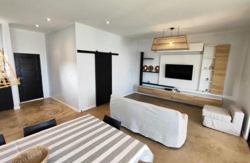 Colonia Ayui House | Los Horneros