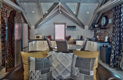 Franschhoek Apartment | Los Olivos at the Yard - Penthouse 2