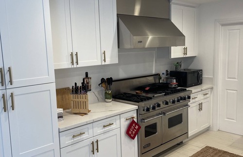 Los Olivos House | Los Olivos Stunner! Walk downtown, cowboy pool, hot tub, fire pit