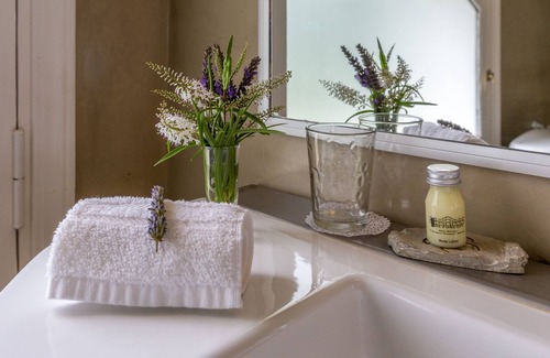 Macrozona Bahia Redonda y Primeros Faldeos Hotel | Los Ponchos Hotel