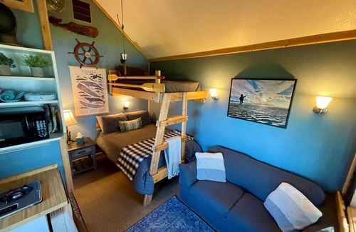 Anchor Point Cabin | Lost Anchor Cabins - Augustine Cabin