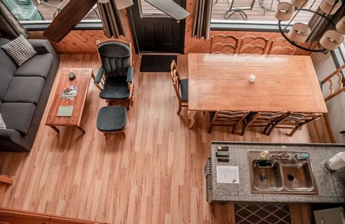 Anchor Point Cabin | Lost Anchor Cabins - Douglas Cabin