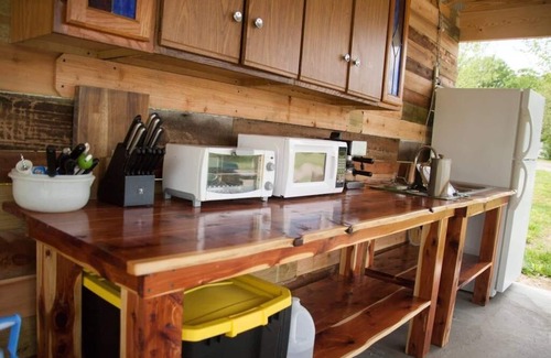 St. Clair RV Rental | Lost Hill Lake Cozy Camper