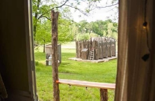 St. Clair RV Rental | Lost Hill Lake Cozy Camper