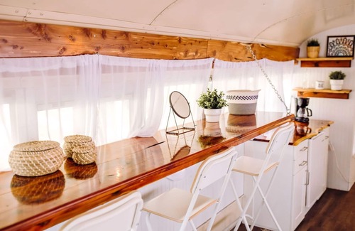 St. Clair RV Rental | Lost Hill Lake Blue Sky Bus