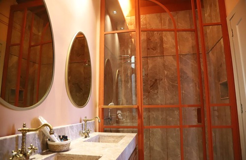 Gemmayzeh Hotel | Lost