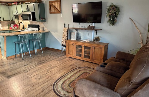 Cape Fair Cabin | Lots of beds huge deck and a short walk to the lake. It’s time to be on the lake