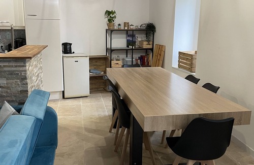 Pomerols House | Lou Castel/Renovated house close to shops