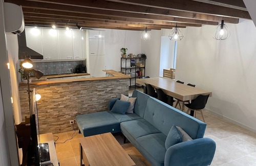Pomerols House | Lou Castel/Renovated house close to shops