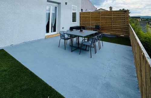 Saint Alban Auriolles Apartment | Lou Maluma