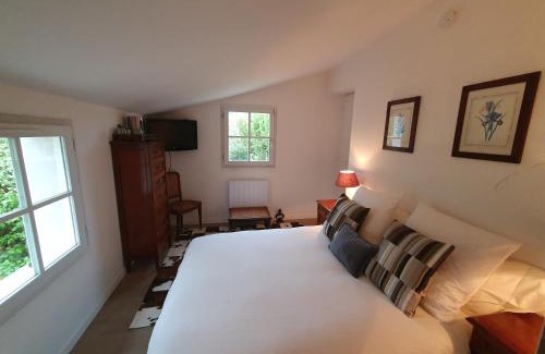 Est Bed & Breakfast | Lou Pantai, Bed and breakfast, small double Bedroom